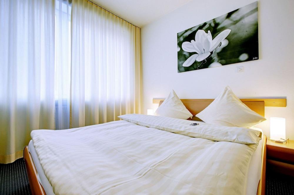 Balegra City Hotel Basel Contactless Self Check-In מראה חיצוני תמונה