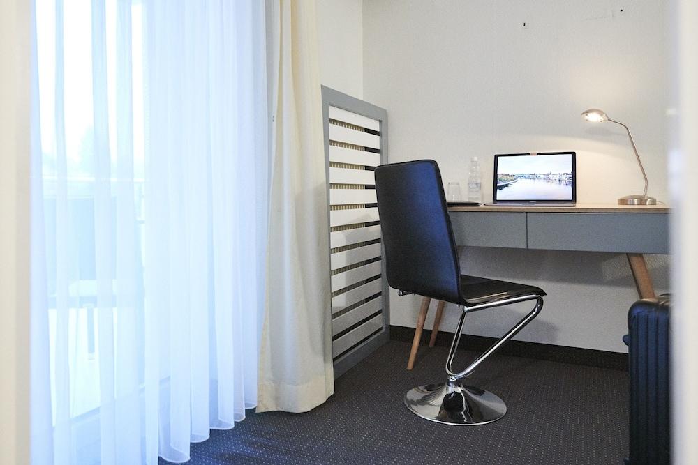 Balegra City Hotel Basel Contactless Self Check-In מראה חיצוני תמונה