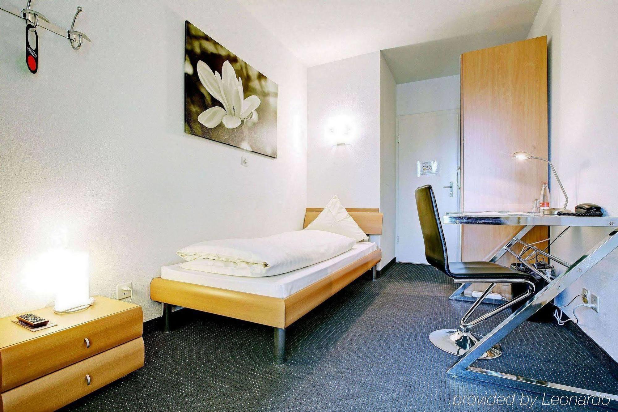 Balegra City Hotel Basel Contactless Self Check-In מראה חיצוני תמונה
